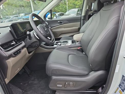 New 2026 Kia Carnival EX FWD image 15