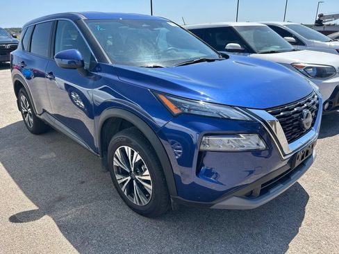 Used 2023 Nissan Rogue SV AWD/4WD image 2
