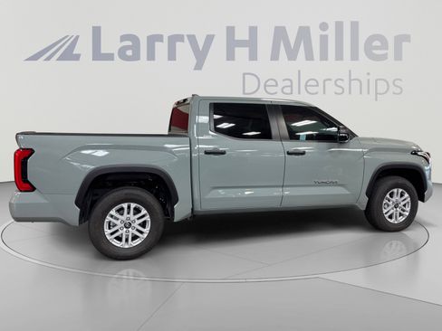 Used 2026 Toyota Tundra SR5 w/ SR5 Convenience Package AWD/4WD image 6