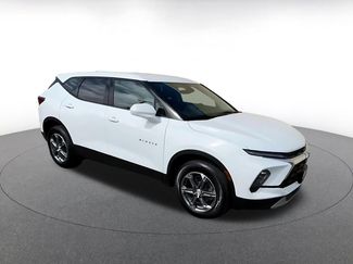 Used 2025 Chevrolet Blazer LT FWD video 2