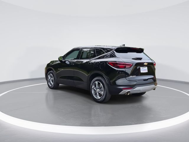 Used 2025 Chevrolet Blazer LT FWD image 6