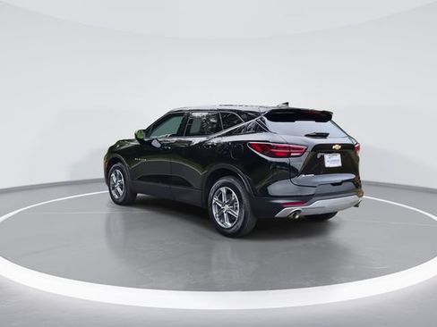 Used 2025 Chevrolet Blazer LT FWD image 6