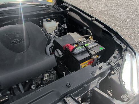 Used 2019 Toyota Tacoma TRD Off-Road AWD/4WD image 22