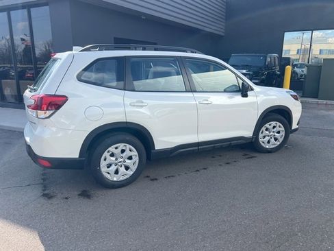 Used 2023 Subaru Forester image 3