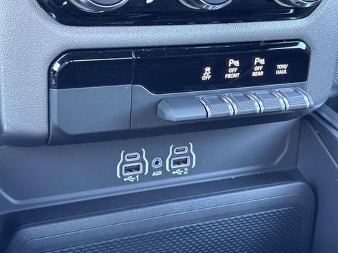 New 2026 RAM 1500 Express image 26