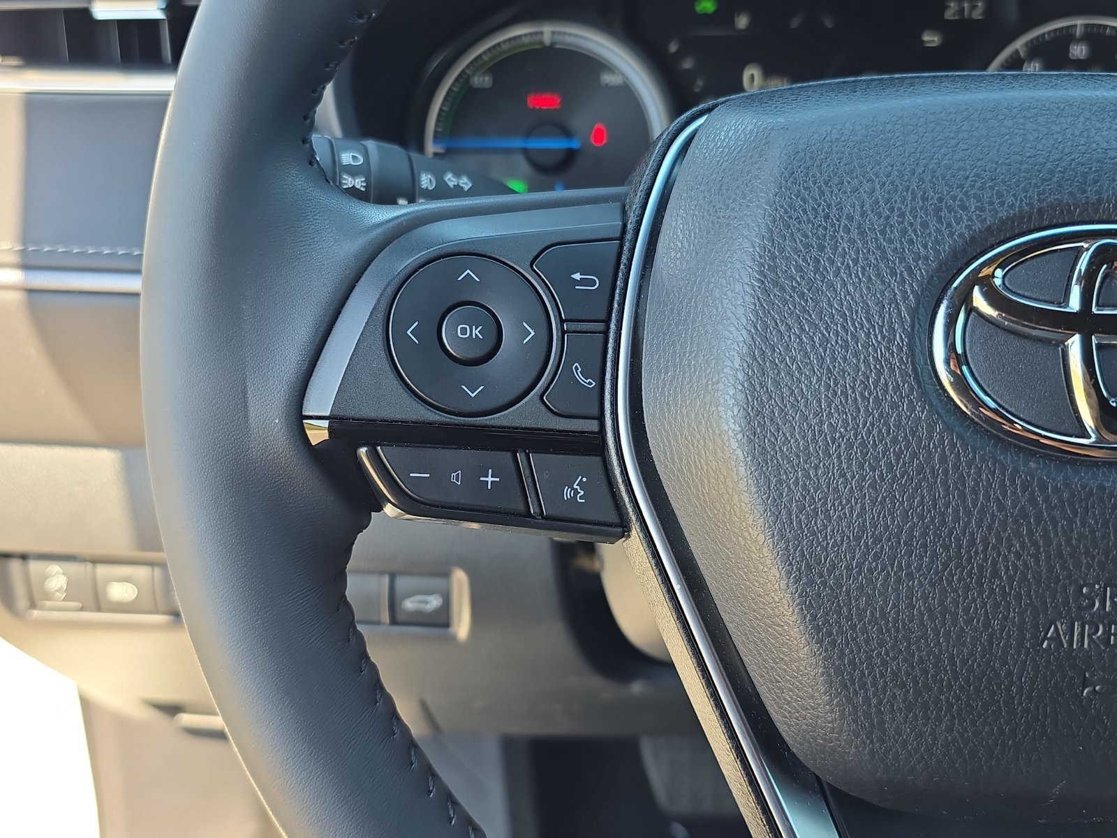 Used 2023 Toyota Venza XLE AWD/4WD image 14