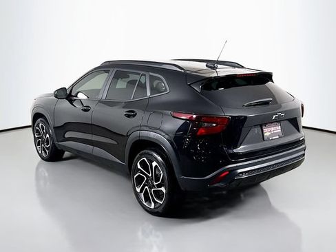 Used 2024 Chevrolet Trax RS FWD image 8