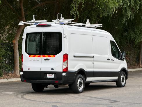 Used 2022 Ford Transit 250 Medium Roof image 5