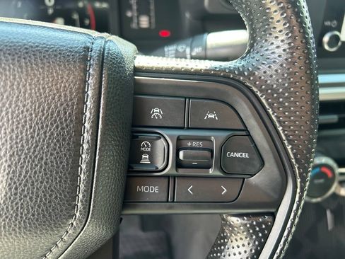 Used 2025 Toyota Tacoma SR5 AWD/4WD image 13