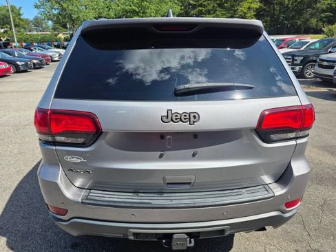 Used 2016 Jeep Grand Cherokee Laredo 75th Anniversary AWD/4WD image 6