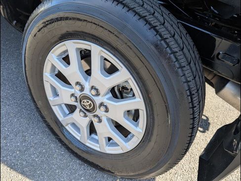 Used 2024 Toyota Tacoma SR5 image 21