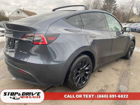 Used 2021 Tesla Model Y Long Range image 5