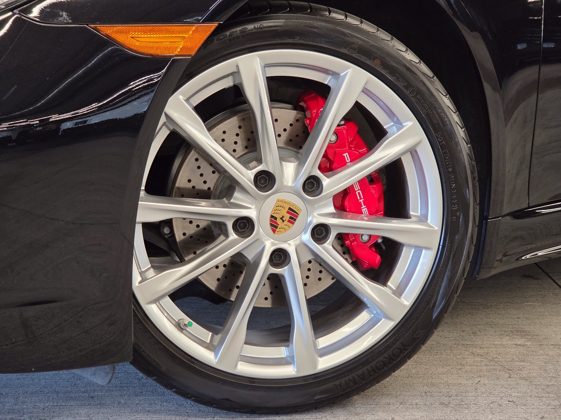 Certified 2023 Porsche 718 Boxster S RWD image 22