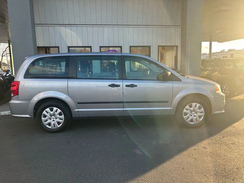Used 2016 Dodge Grand Caravan American Value Package image 21
