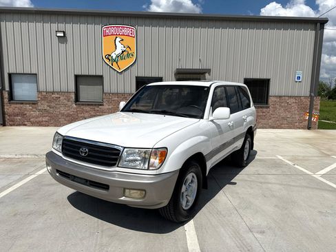 Used 1998 Toyota Land Cruiser image 3