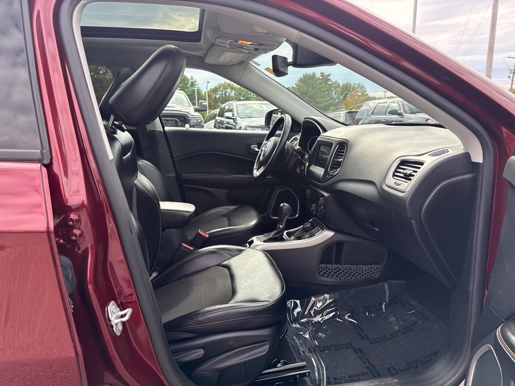 Certified 2021 Jeep Compass Latitude w/ Sun and Sound Group AWD/4WD image 28