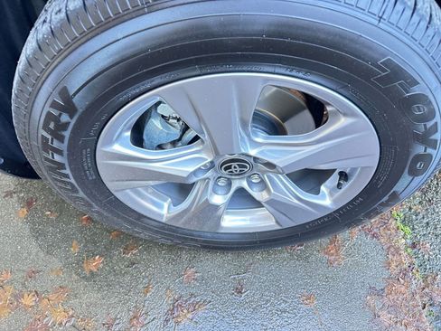 Used 2025 Toyota RAV4 XLE image 30