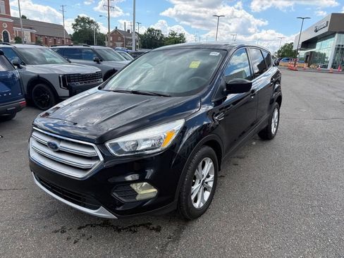 Used 2019 Ford Escape SE FWD image 3