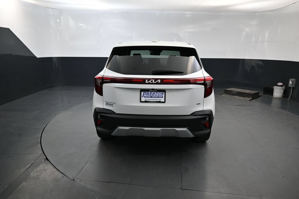 Used 2025 Kia Seltos LX AWD/4WD image 8