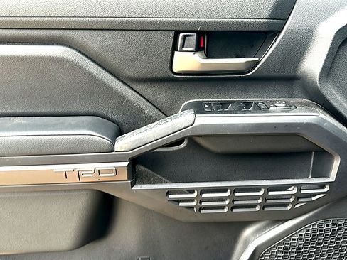 Used 2024 Toyota Tacoma TRD Sport image 9