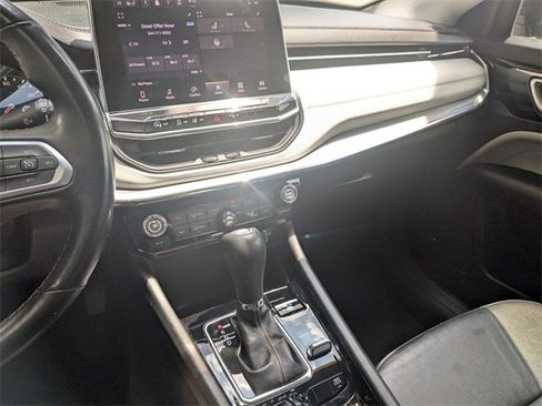 Certified 2022 Jeep Compass Limited w/ Sun and Sound Group image 18