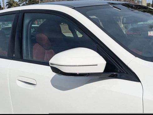 New 2026 BMW 530i xDrive w/ Executive Package image 12