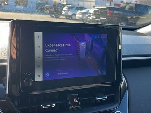 Used 2025 Toyota Corolla Cross XLE image 14