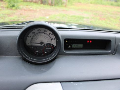 Used 2005 Scion xB FWD image 20