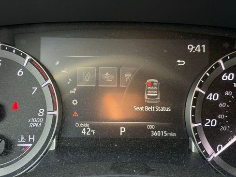 Certified 2023 Toyota Highlander XLE image 10