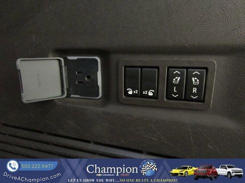 Used 2021 GMC Yukon XL Denali w/ Denali Ultimate Package AWD/4WD image 18