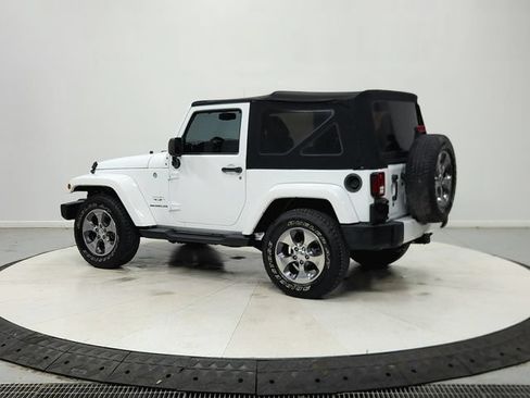 Used 2016 Jeep Wrangler Sahara w/ Connectivity Group AWD/4WD image 6
