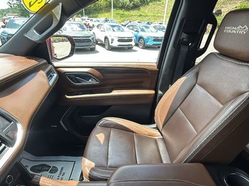 Used 2024 Chevrolet Tahoe High Country w/ Advanced Technology Package AWD/4WD image 22