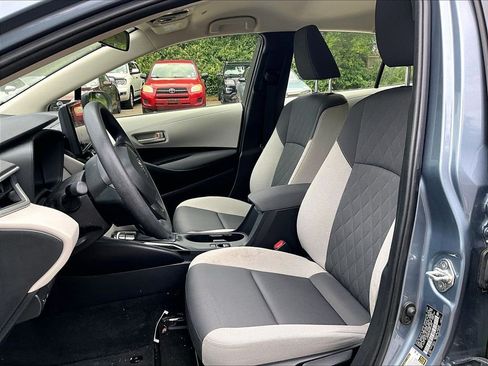 Used 2023 Toyota Corolla LE w/ Carpet Mat Package (TMS) FWD image 4