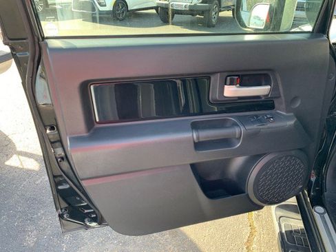 Used 2007 Toyota FJ Cruiser 4WD image 9