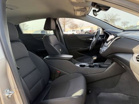 Used 2024 Chevrolet Malibu LT image 28