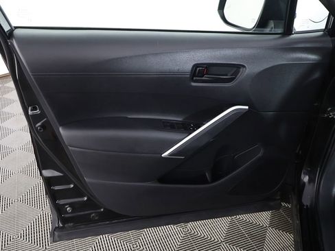 Used 2023 Toyota Corolla Cross LE FWD image 20