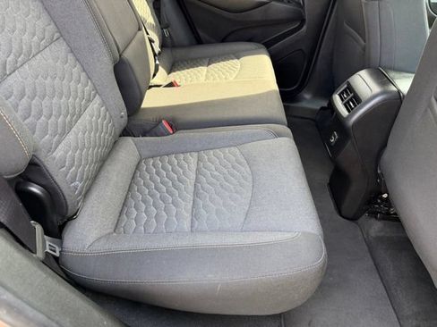 Used 2019 Chevrolet Equinox LT FWD image 12