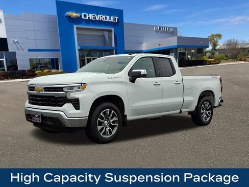 Used 2025 Chevrolet Silverado 1500 LT image 4