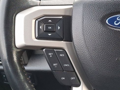 Used 2019 Ford F350 Lariat w/ Chrome Package image 21