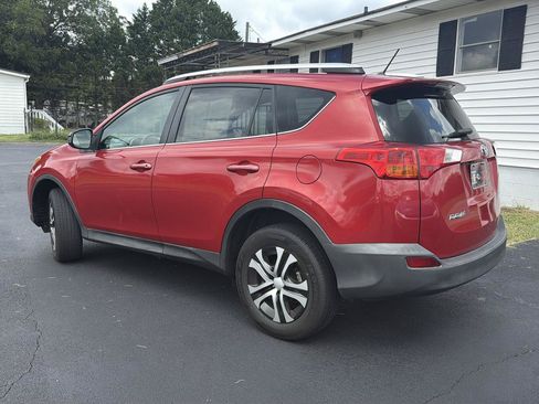 Used 2015 Toyota RAV4 LE FWD image 4