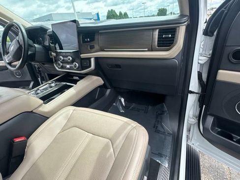 Used 2024 Ford Expedition Max Limited AWD/4WD image 19