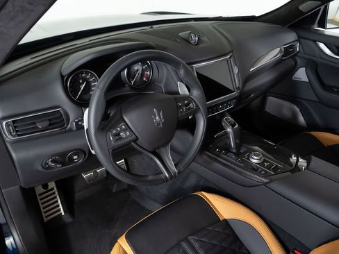 Used 2024 Maserati Levante Trofeo AWD/4WD image 4