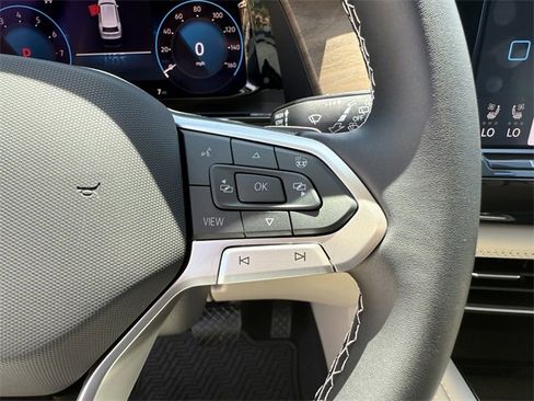 Certified 2025 Volkswagen Atlas SE image 7