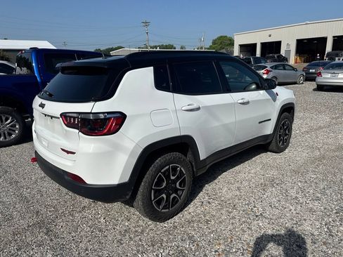 Used 2025 Jeep Compass Trailhawk AWD/4WD image 3
