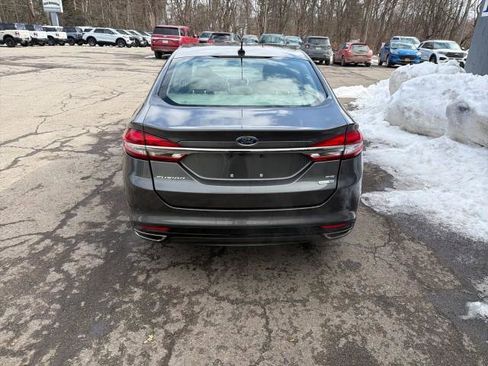 Used 2017 Ford Fusion SE w/ Fusion SE Technology Package image 7