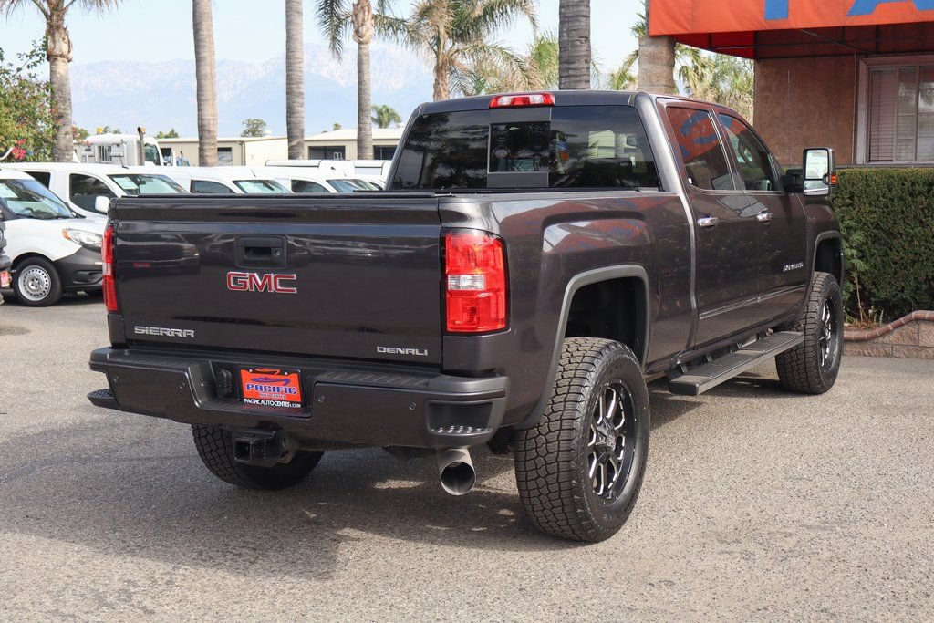 Used 2016 GMC Sierra 2500 Denali w/ Duramax Plus Package AWD/4WD image 10
