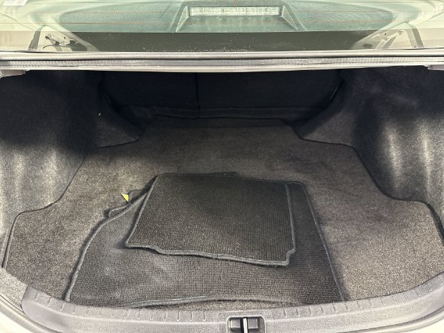 Used 2017 Toyota Corolla LE w/ Carpet Mat Package (TMS) FWD image 32
