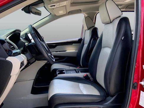 Used 2025 Honda Odyssey Elite image 8