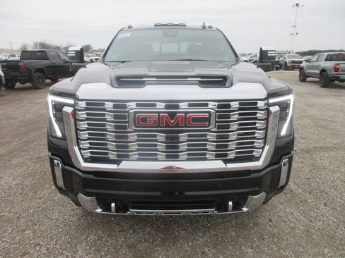 New 2026 GMC Sierra 2500 Denali w/ Denali Reserve Package image 12