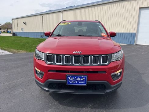 Used 2018 Jeep Compass Latitude w/ Popular Equipment Group AWD/4WD image 9